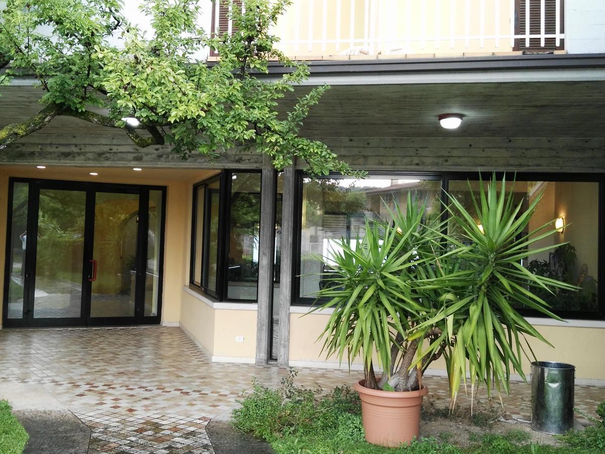 Hotel La Romantica Manerba del Garda Exterior photo