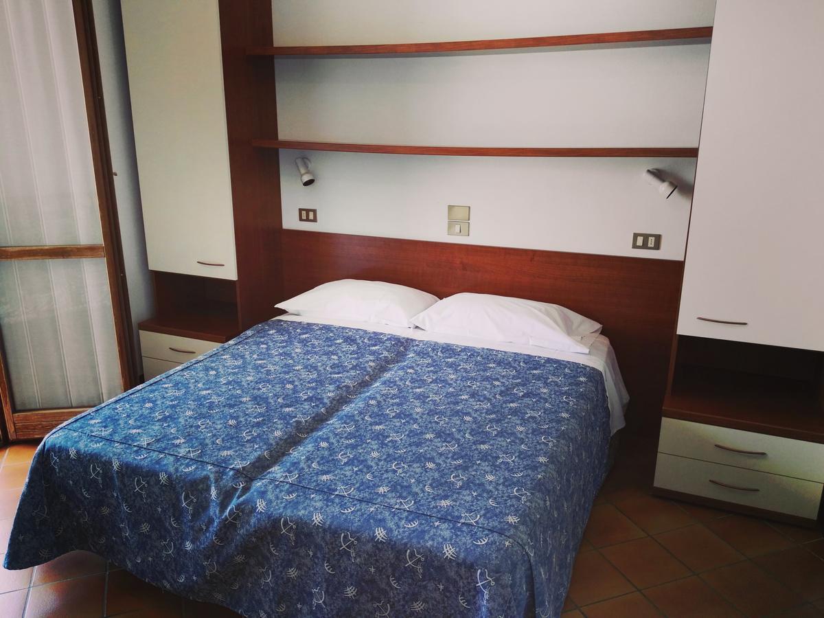 Hotel La Romantica Manerba del Garda Exterior photo